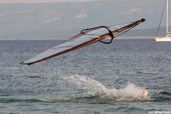 Novi light wind trikovi - no rider, no board, flying sail; Tine Slabe (SLO-6), 27.6.2008, Bol Open 2008, Brač, slikala: Sunčica Peri�in Tomljanović